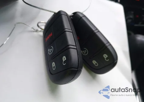 2017 Jeep New Compass Latitude 4X4 из США, поврежденный, VIN 3C4NJDBB5HT607017